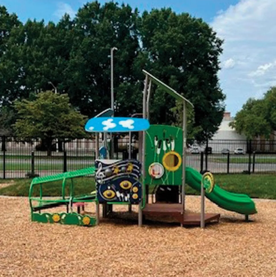 Echo Preschool Bloom In-Ground Mount