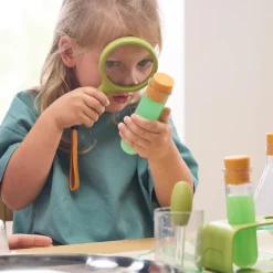 Handheld Magnifying Glass