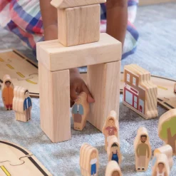 International Families and Community Workers 42 Pieces