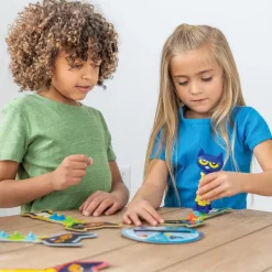 Pete the Cat® I Love My Buttons Game