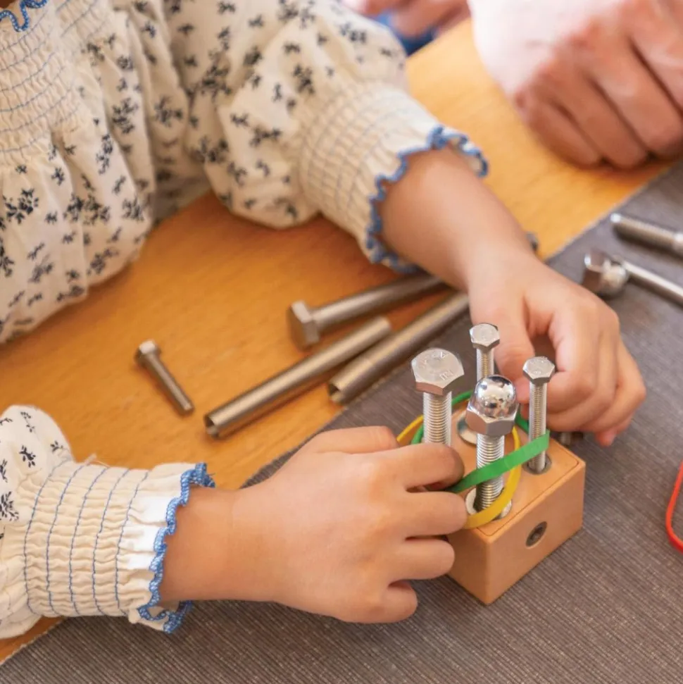 Random Robots: Loose Parts STEM Kit 400 Pieces