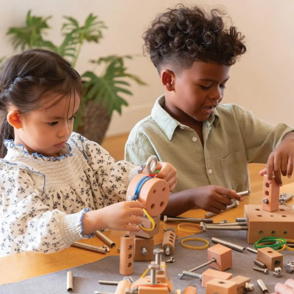 Random Robots: Loose Parts STEM Kit 400 Pieces