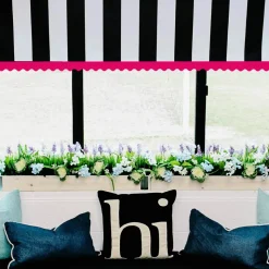 Rolled Scalloped Borders