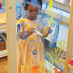 See-Thru Easel with Attached Paint Cup Holders