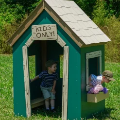 Wee Tots Clubhouse Green